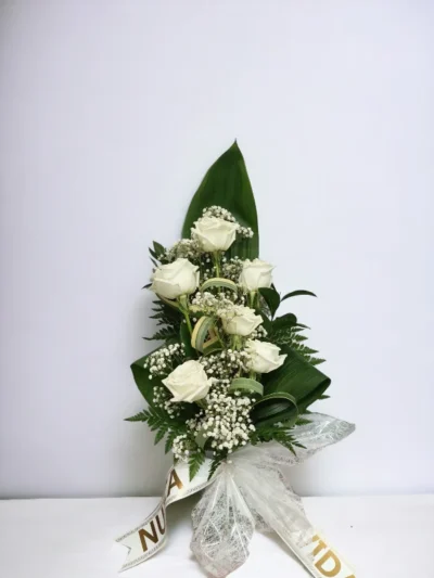 ramo funeral de 6 rosas blancas para tanatorios